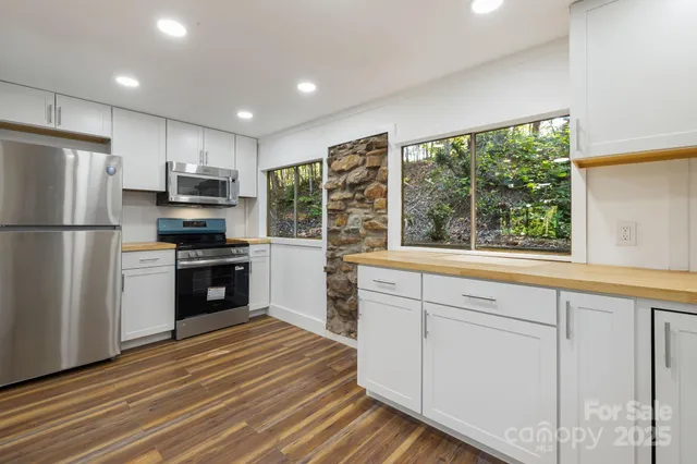 $268,900 | 111 Rose Creek Road, Franklin, NC 28734