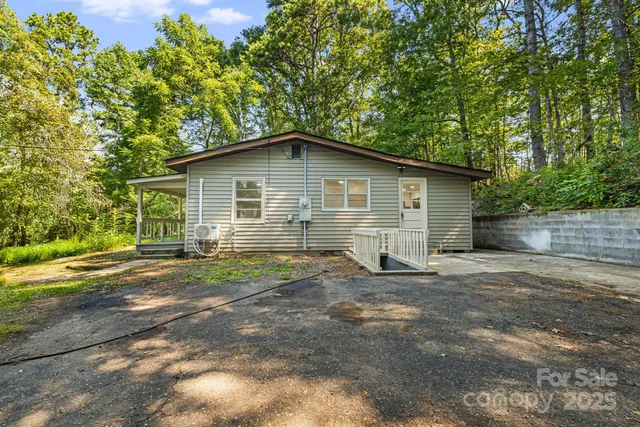$268,900 | 111 Rose Creek Road, Franklin, NC 28734