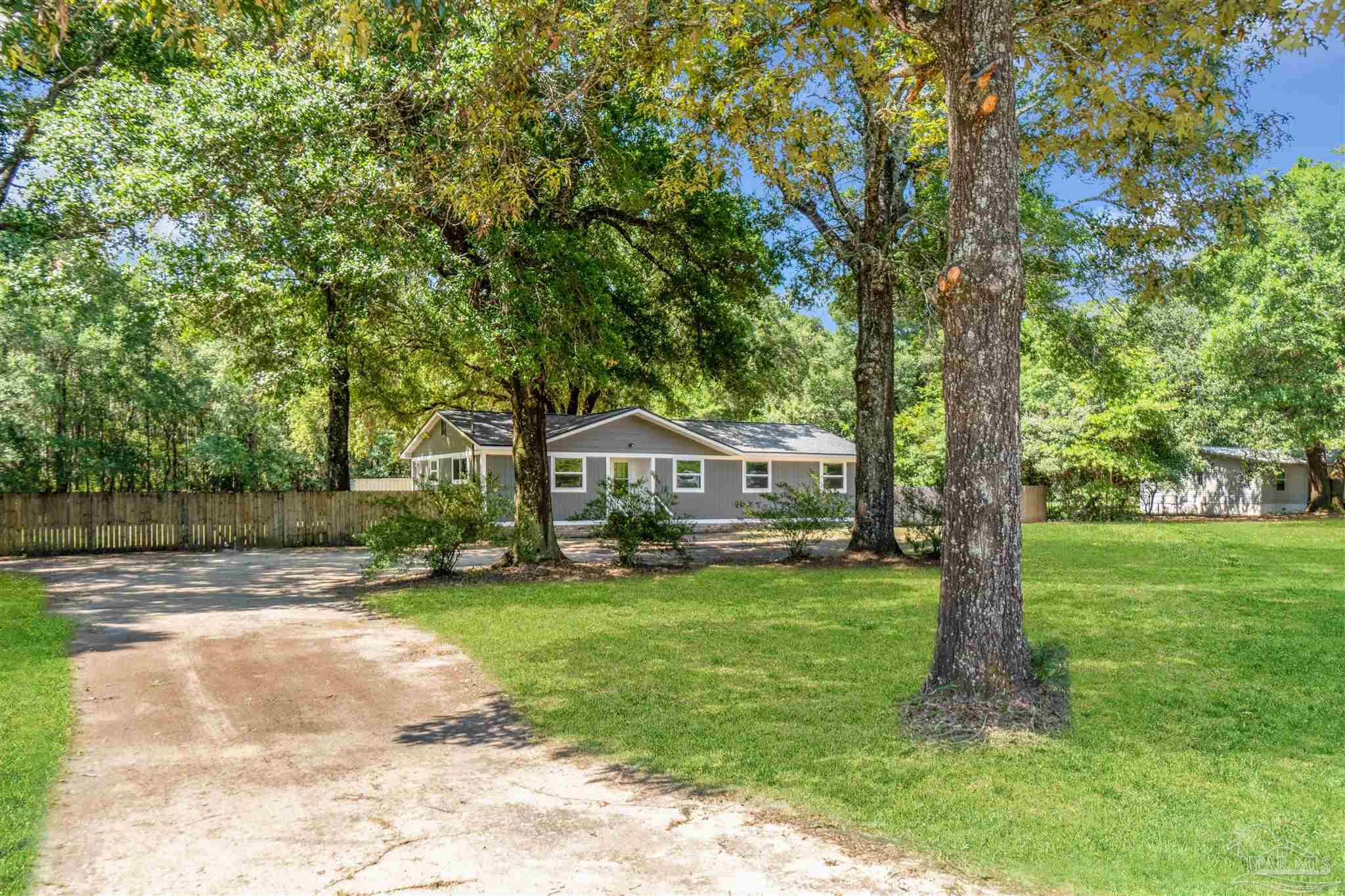 5433 Delona Road Milton, FL 32583 - Photo 3 of 40