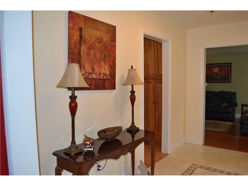 1220 Center Road Monaca, PA 15061 - Photo 20 of 25 Entry/Foyer.