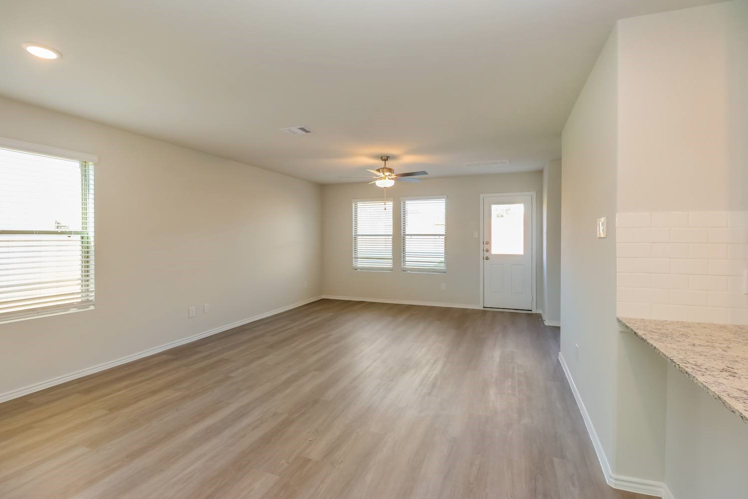10718 Sunlit Street Conroe, TX 77303 - Photo 5 of 17