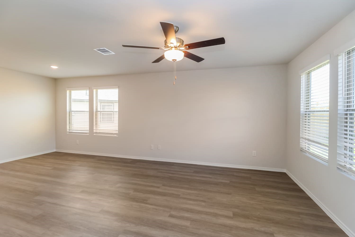 10718 Sunlit Street Conroe, TX 77303 - Photo 6 of 17
