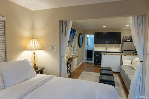 $3,995 | 464 Bent Street, Unit B, Laguna Beach, CA 92651
