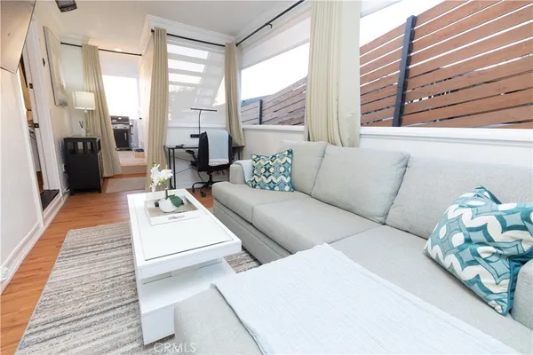 $3,995 | 464 Bent Street, Unit B, Laguna Beach, CA 92651