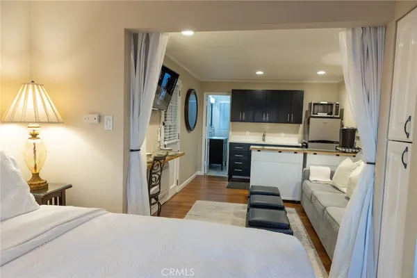 $4,200 | 464 Bent Street, Unit B, Laguna Beach, CA 92651