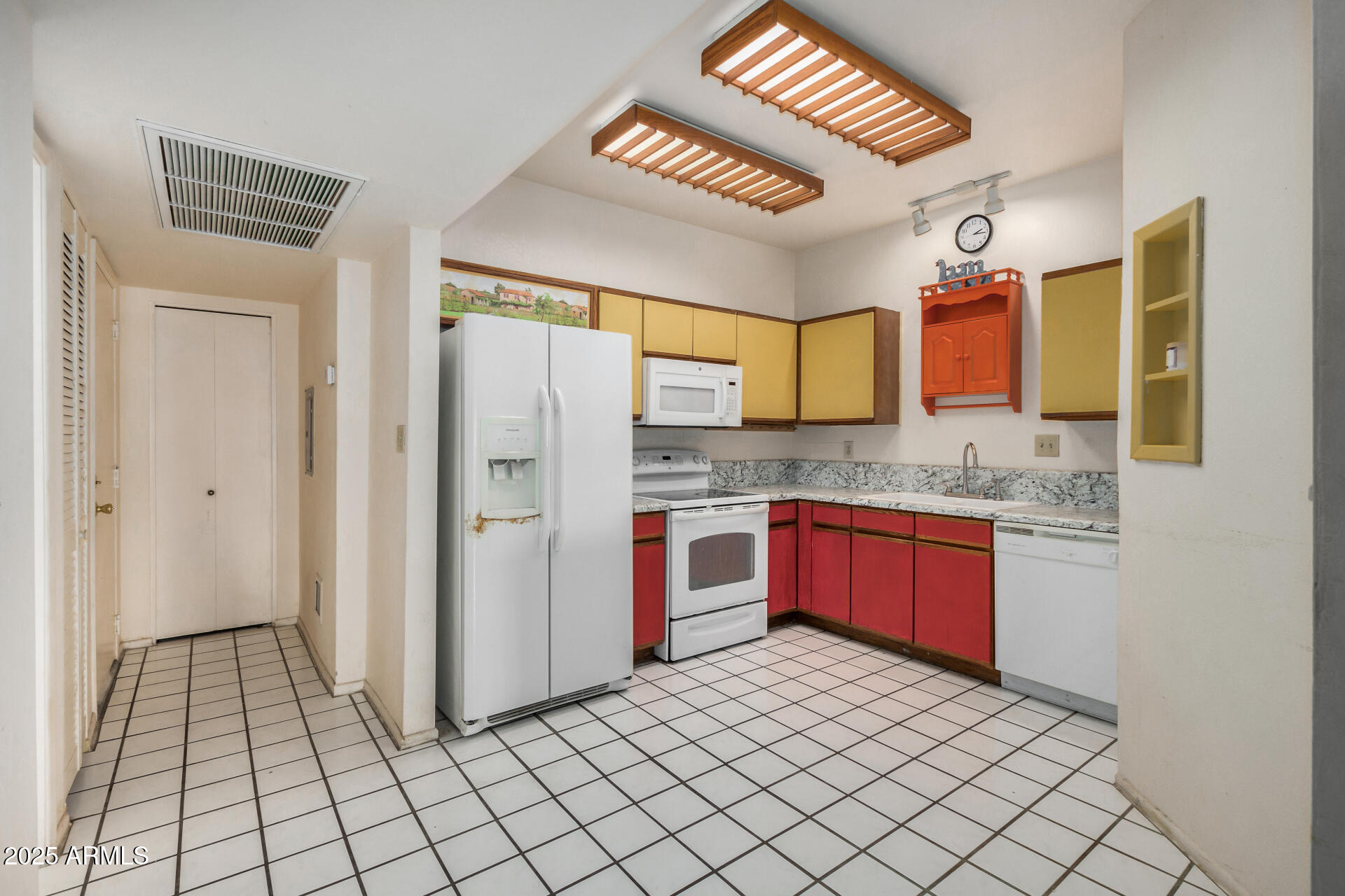 1126 West Elliot Road, Unit 1014 Chandler, AZ 85224 - Photo 6 of 23 07 - Elliot