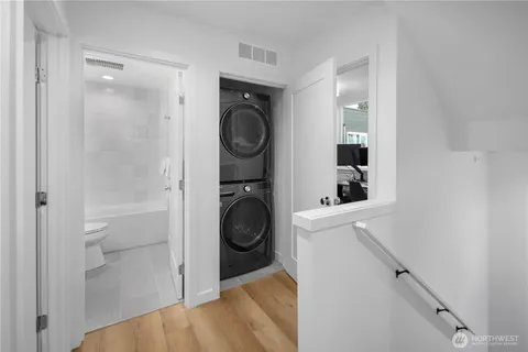 $799,950 | 12322 14th Avenue Northeast, Unit B, Seattle, WA 98125