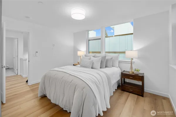 $799,950 | 12322 14th Avenue Northeast, Unit B, Seattle, WA 98125