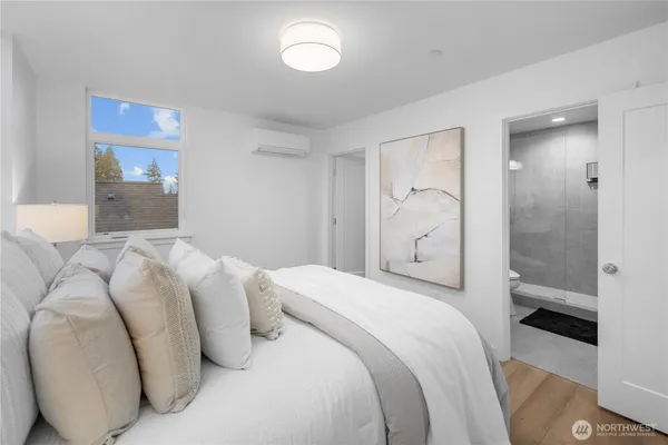 $799,950 | 12322 14th Avenue Northeast, Unit B, Seattle, WA 98125