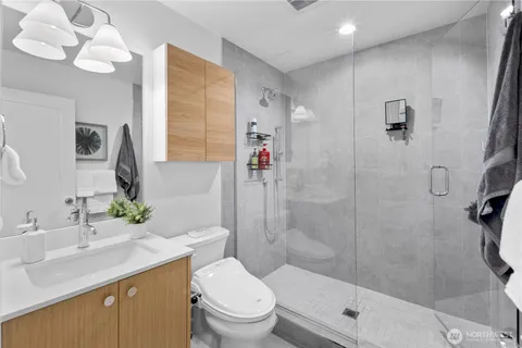 $799,950 | 12322 14th Avenue Northeast, Unit B, Seattle, WA 98125