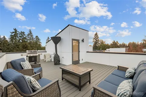 $799,950 | 12322 14th Avenue Northeast, Unit B, Seattle, WA 98125