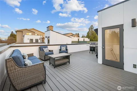 $799,950 | 12322 14th Avenue Northeast, Unit B, Seattle, WA 98125