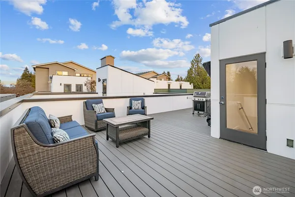 $799,950 | 12322 14th Avenue Northeast, Unit B, Seattle, WA 98125