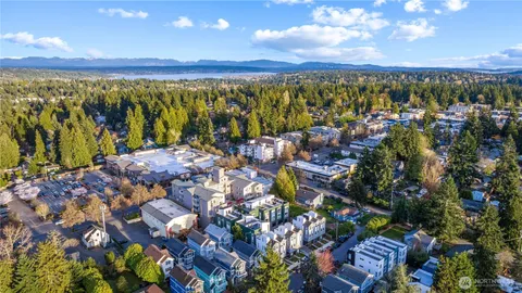 $799,950 | 12322 14th Avenue Northeast, Unit B, Seattle, WA 98125