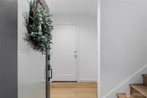 $799,950 | 12322 14th Avenue Northeast, Unit B, Seattle, WA 98125