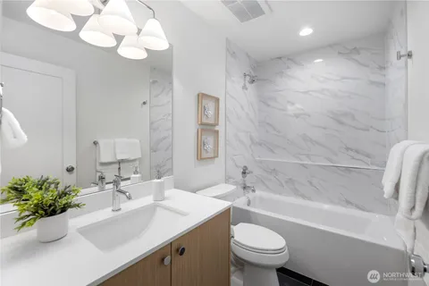 $799,950 | 12322 14th Avenue Northeast, Unit B, Seattle, WA 98125