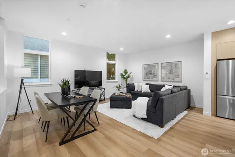 $799,950 | 12322 14th Avenue Northeast, Unit B, Seattle, WA 98125