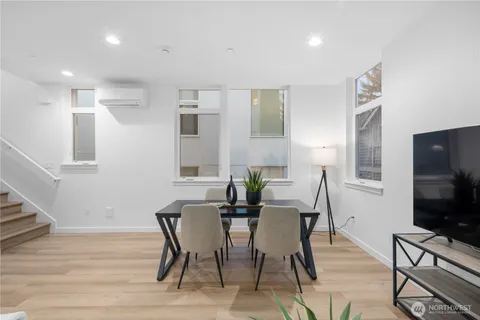 $799,950 | 12322 14th Avenue Northeast, Unit B, Seattle, WA 98125