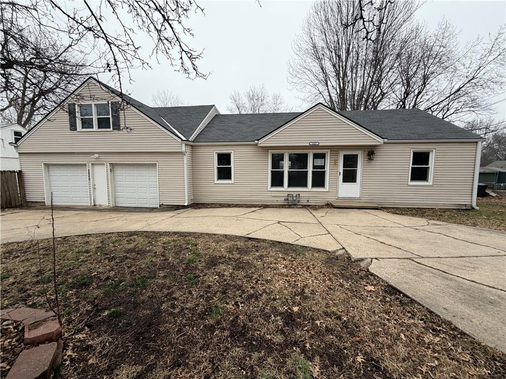 5805 Ridgeway Avenue Kansas City, MO 64133 - Photo 1 of 17