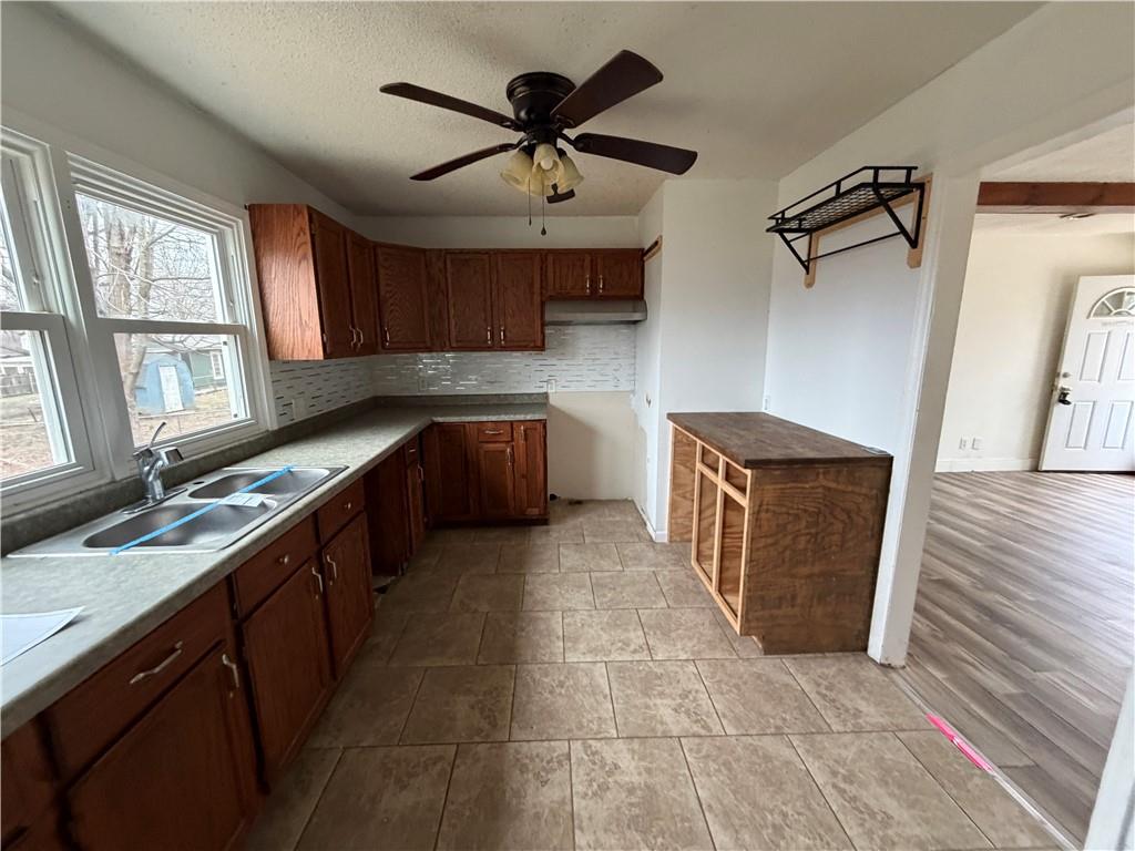 5805 Ridgeway Avenue Kansas City, MO 64133 - Photo 11 of 17