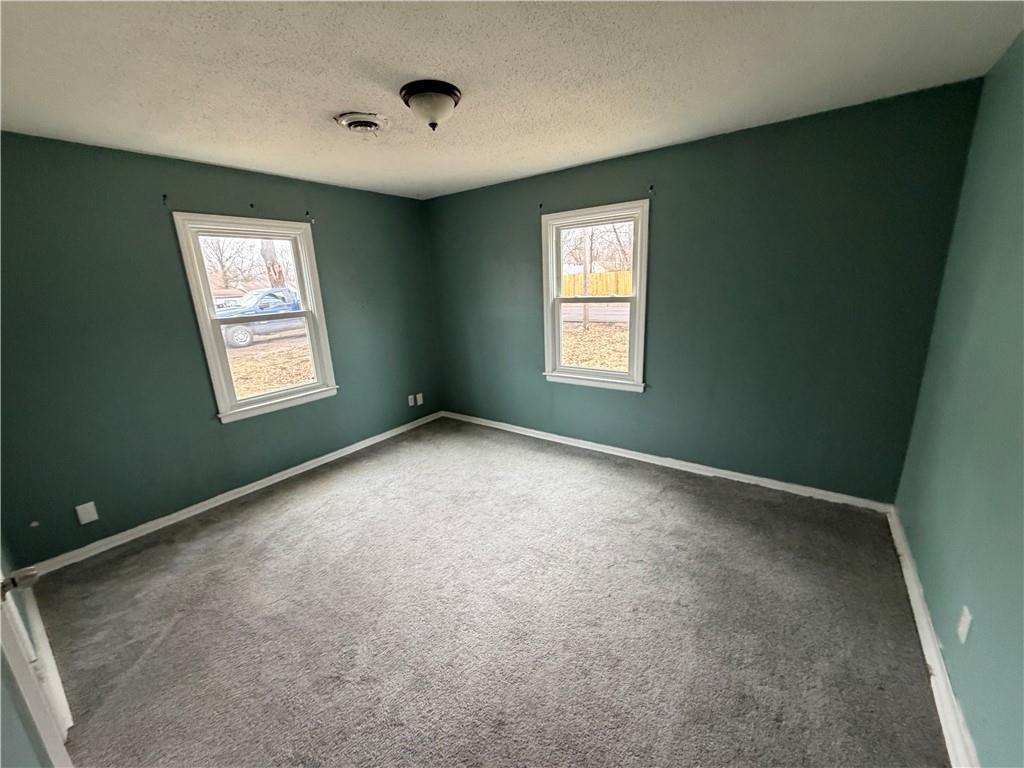 5805 Ridgeway Avenue Kansas City, MO 64133 - Photo 12 of 17