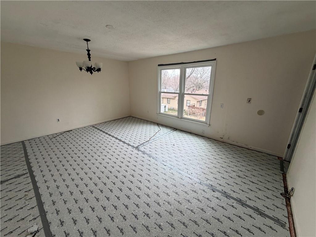 5805 Ridgeway Avenue Kansas City, MO 64133 - Photo 16 of 17