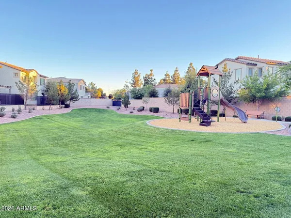 $2,800 | 668 North Sparrow Court, Gilbert, AZ 85234