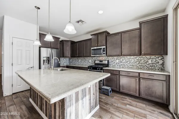 $2,800 | 668 North Sparrow Court, Gilbert, AZ 85234