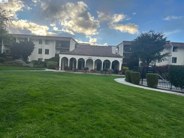 $2,950 | 1720 Halford Avenue, Unit 121, Santa Clara, CA 95051