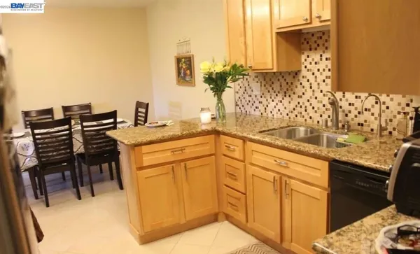 $2,950 | 1720 Halford Avenue, Unit 121, Santa Clara, CA 95051