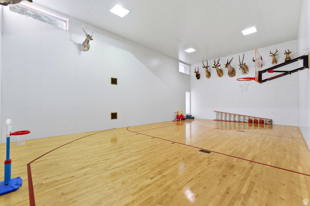 1878 East Ridge Point Drive Bountiful, UT 84010 - Photo 54 of 92 View of sport court with a sport court and community basketball court