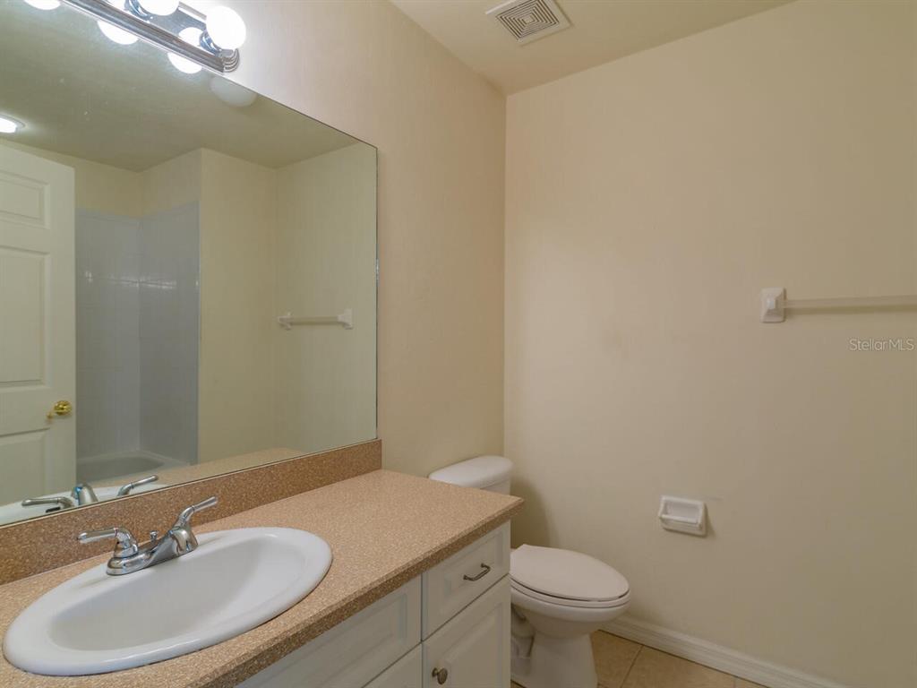 1565 Northwest 29 Road, Unit 4 Gainesville, FL 32605 - Photo 20 of 27 Gallery Image 20