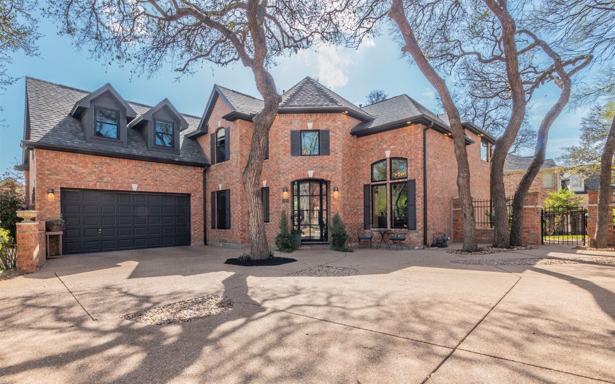 a view of a house with a snow in front of it