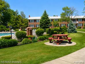 29606 Hoover Road, Unit 606 Warren, MI 48093 - Photo 33 of 35