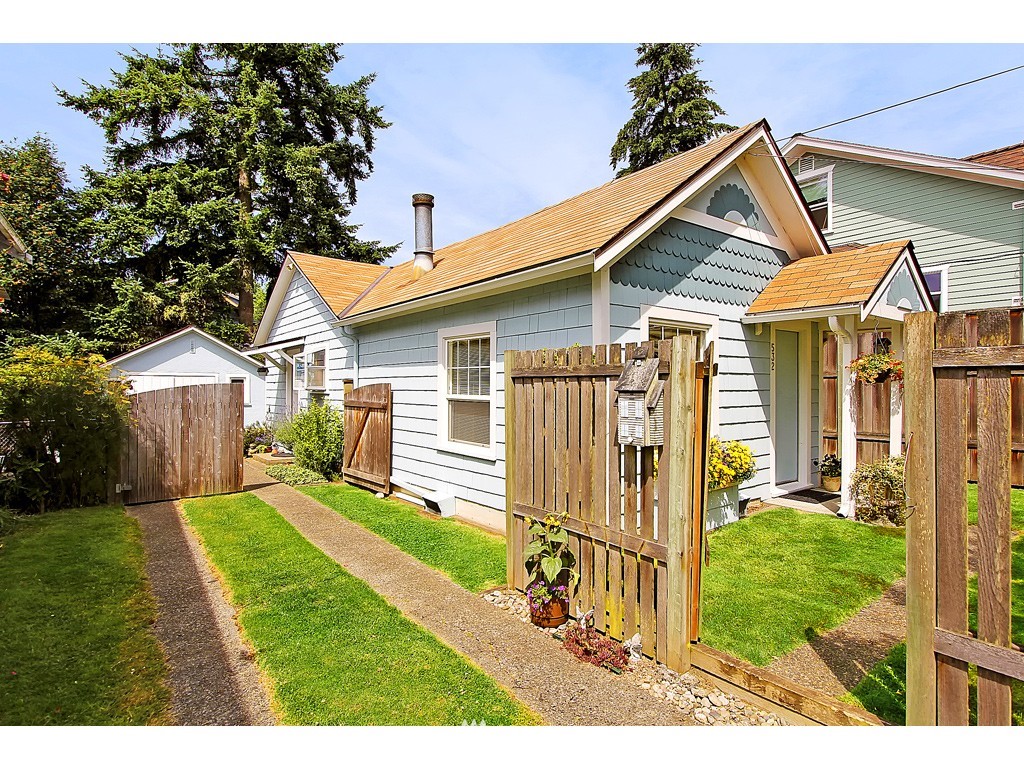 532 North 80th Street Seattle, WA 98103 - Photo 2 of 15 Gallery Image 2