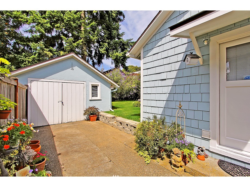 532 North 80th Street Seattle, WA 98103 - Photo 5 of 15 Gallery Image 5