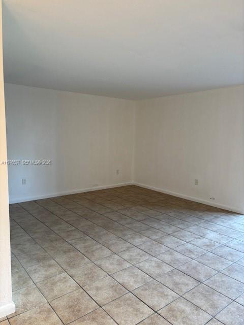 9493 Southwest 76th Street, Unit L4 Miami, FL 33173 - Photo 20 of 33 a view of a room