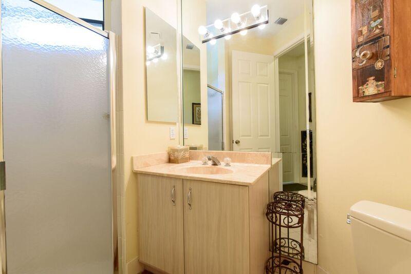 7674 La Corniche Circle Boca Raton, FL 33433 - Photo 11 of 26 bathroom