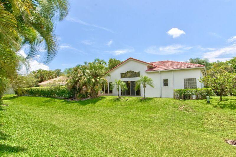 7674 La Corniche Circle Boca Raton, FL 33433 - Photo 21 of 26 back of house