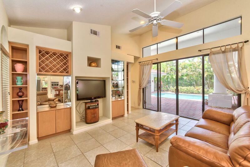 7674 La Corniche Circle Boca Raton, FL 33433 - Photo 6 of 26 living rm 4