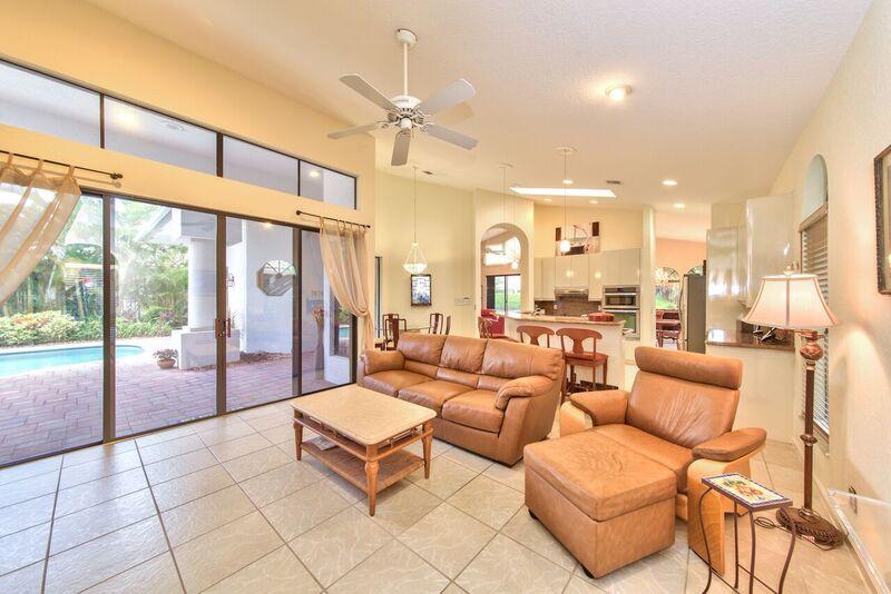 7674 La Corniche Circle Boca Raton, FL 33433 - Photo 7 of 26 living rm 5