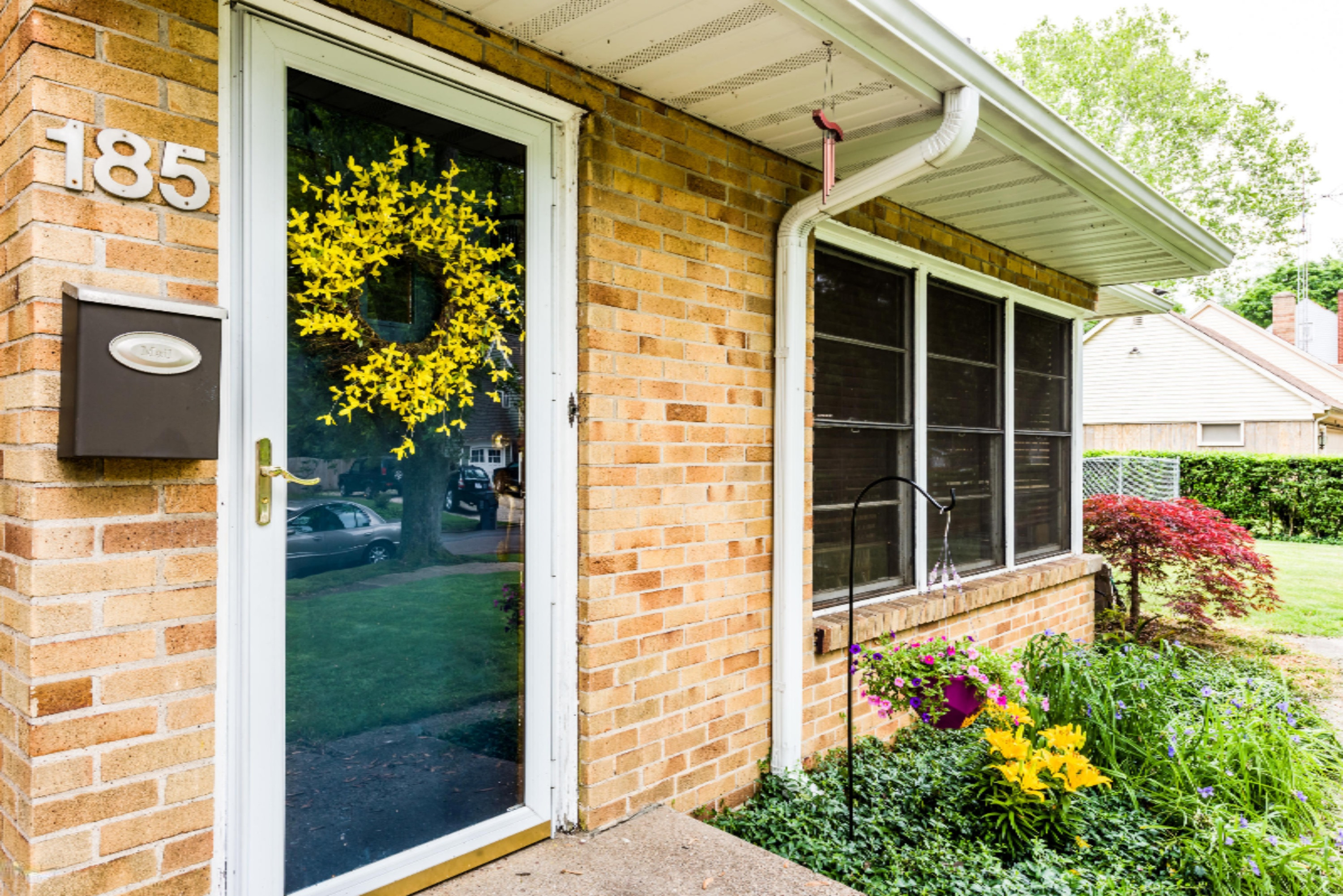 185 Windsor Road Benton Harbor, MI 49022 - Photo 2 of 20 Windsor-102