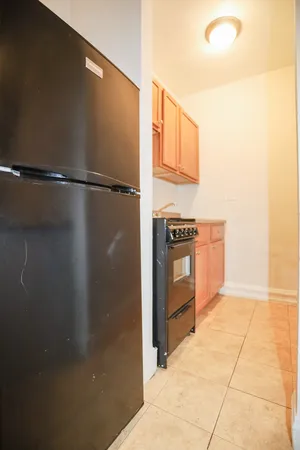 $995 | 5210 South Woodlawn Avenue, Unit G7, Chicago, IL 60615