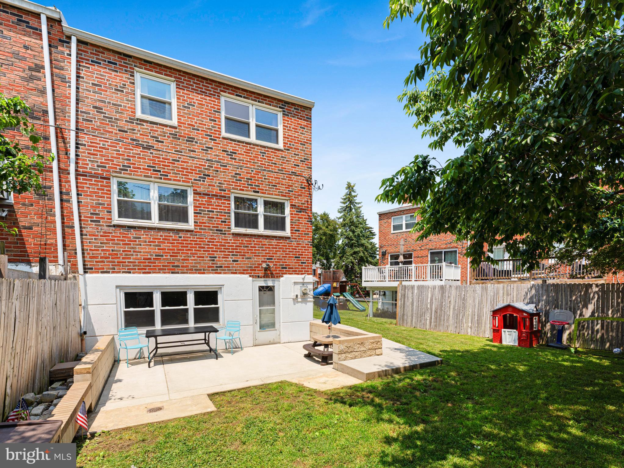 10839 Rayland Road Philadelphia, PA 19154 - Photo 30 of 30 a backyard of a house with seating space