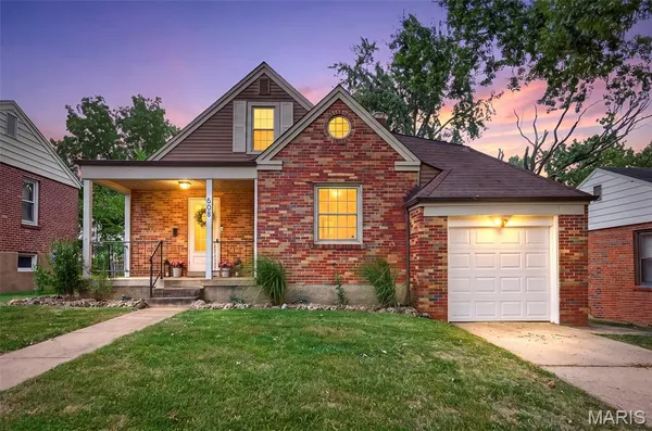 $220,000 | 608 Ellwine Drive, St. Louis, MO 63125