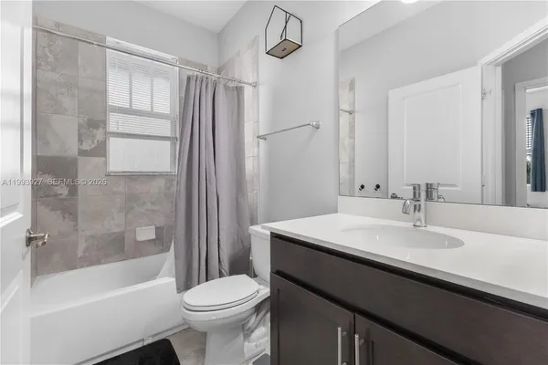 $3,500 | 4813 Northwest 48th Terrace, Tamarac, FL 33319