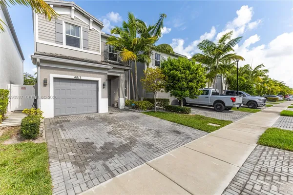 $3,500 | 4813 Northwest 48th Terrace, Tamarac, FL 33319