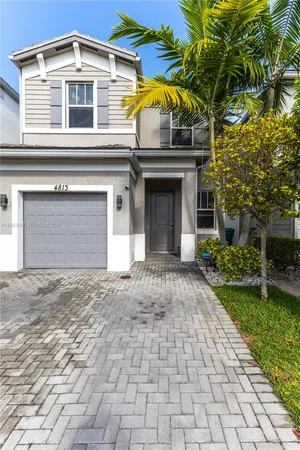 $3,500 | 4813 Northwest 48th Terrace, Tamarac, FL 33319