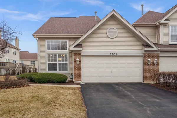 $369,900 | 3201 Renard Lane, St. Charles, IL 60175