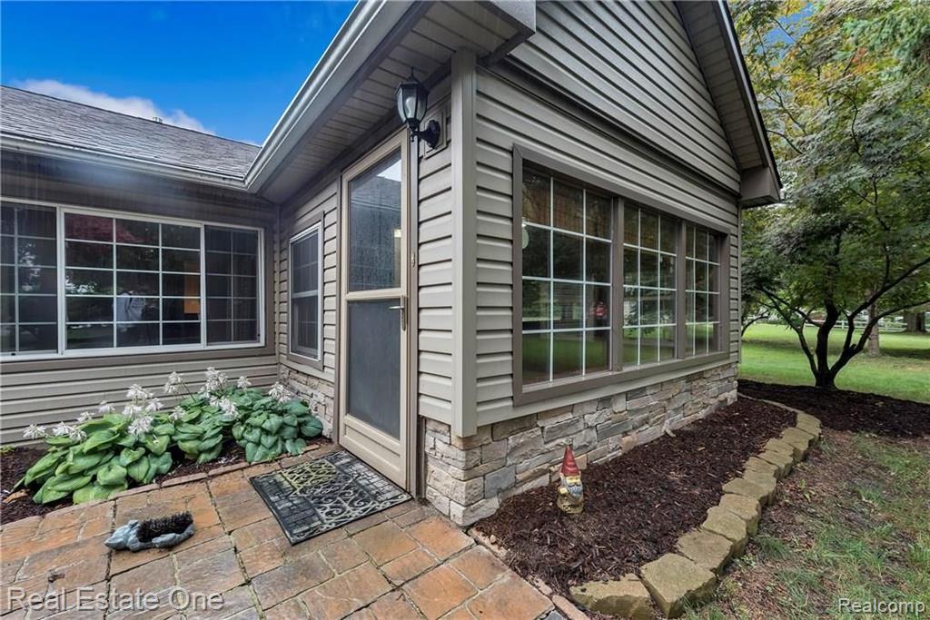 1719 John R Road Rochester Hills, MI 48307 - Photo 32 of 34